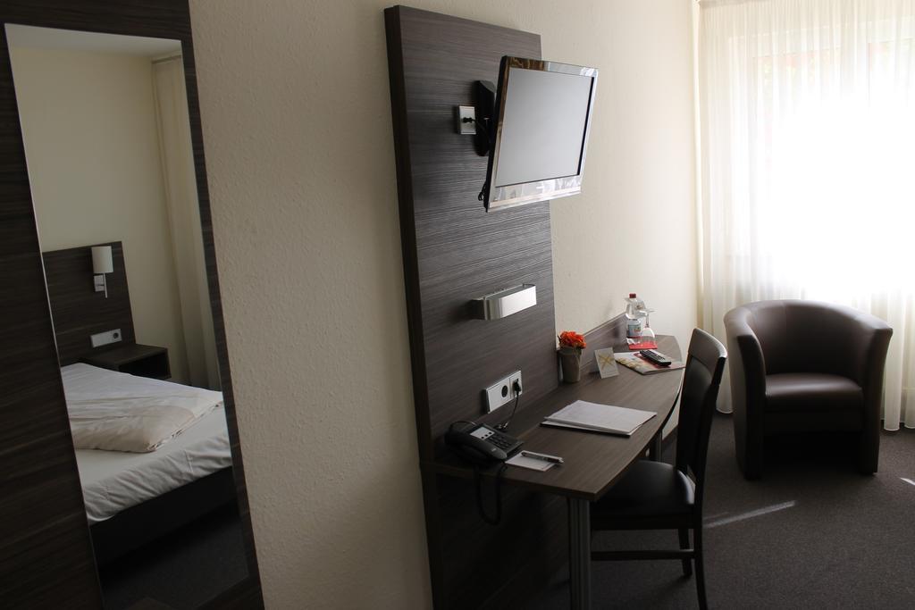 Hotel Weissach Am Neuenbuehl 객실 사진